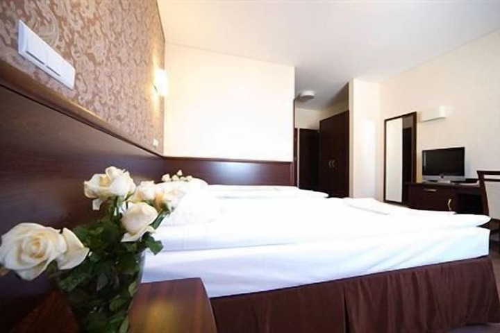 Room 10 of 55