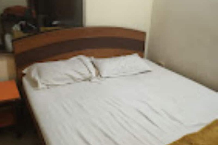 Room 5 of 15