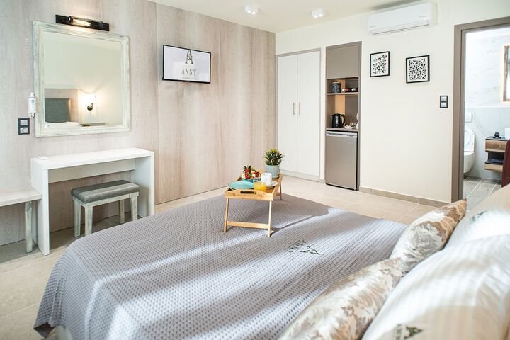 Room 12 of 204