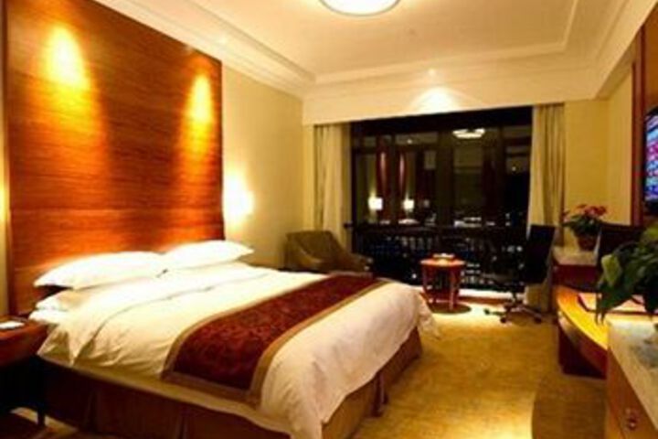 Room 7 of 10