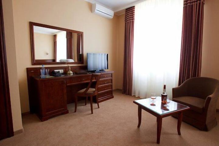 Room 18 of 52