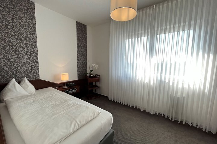 Room 12 of 23