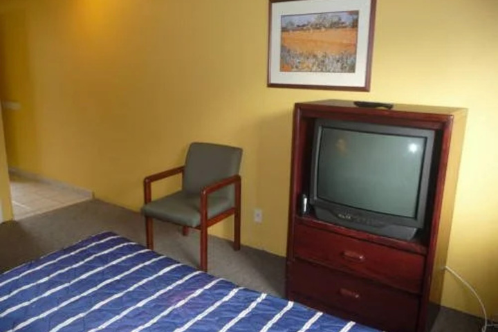 Room 3 of 34