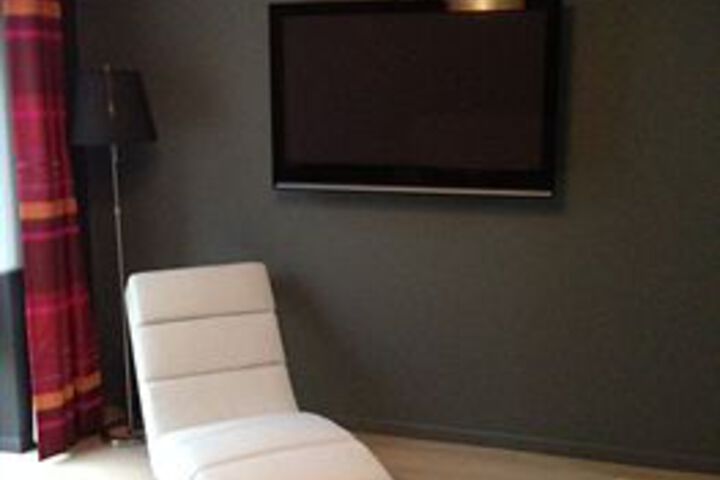 Room 19 of 48