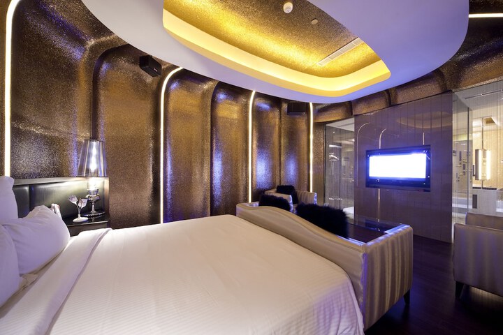 Room 16 of 55