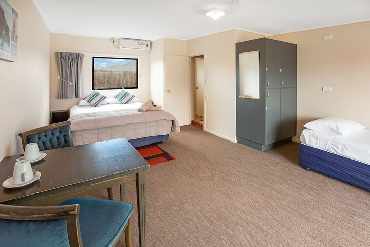 Room 5 of 35