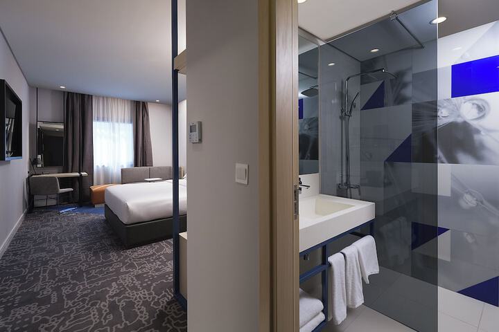 Room 5 of 34