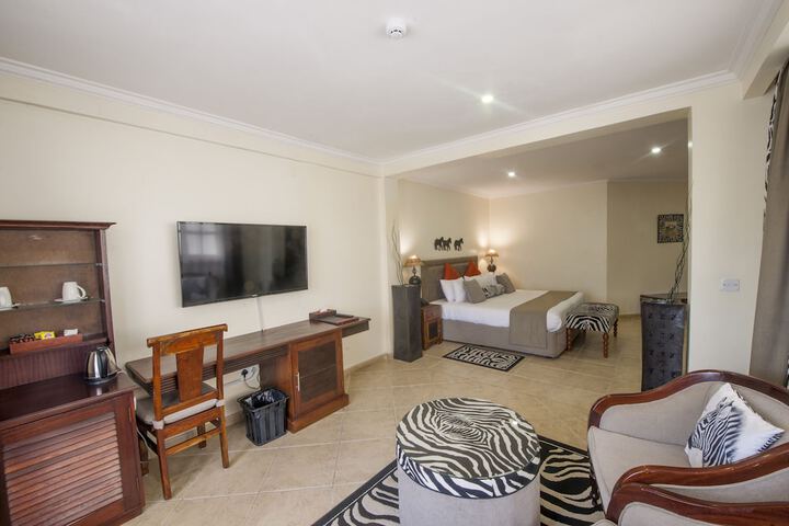 Room 12 of 30