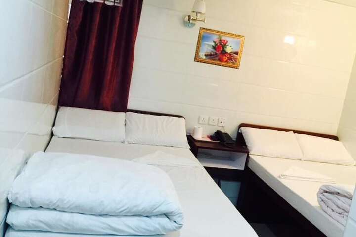 Room 16 of 48