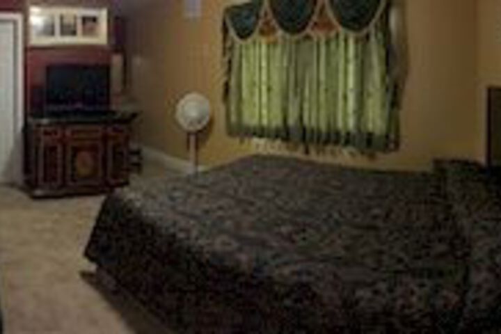 Room 12 of 20