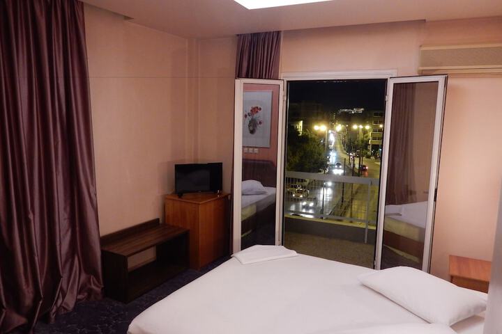 Room 42 of 60