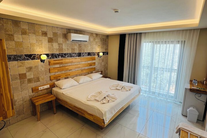 Room 12 of 40