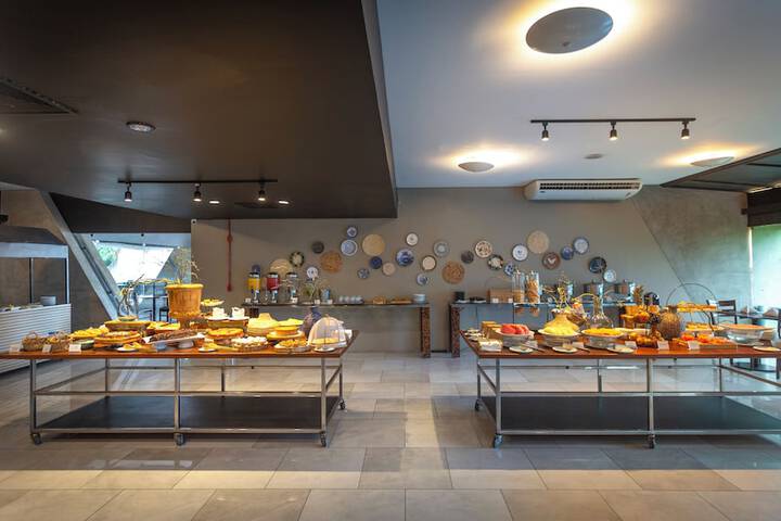 Breakfast/Coffee Service 109 of 132