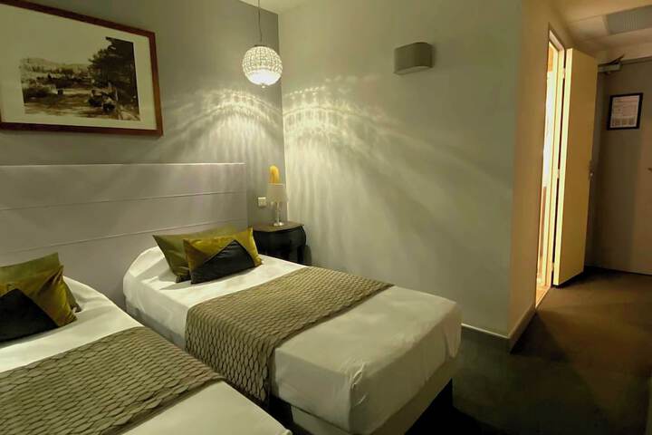 Room 46 of 123