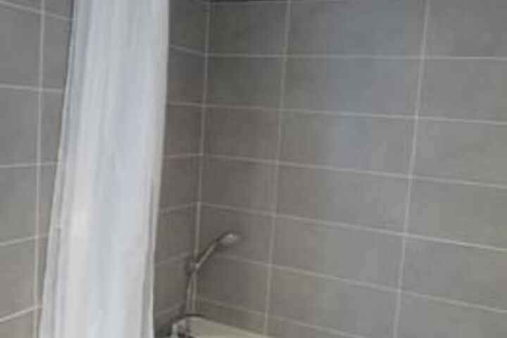 Room 6 of 32