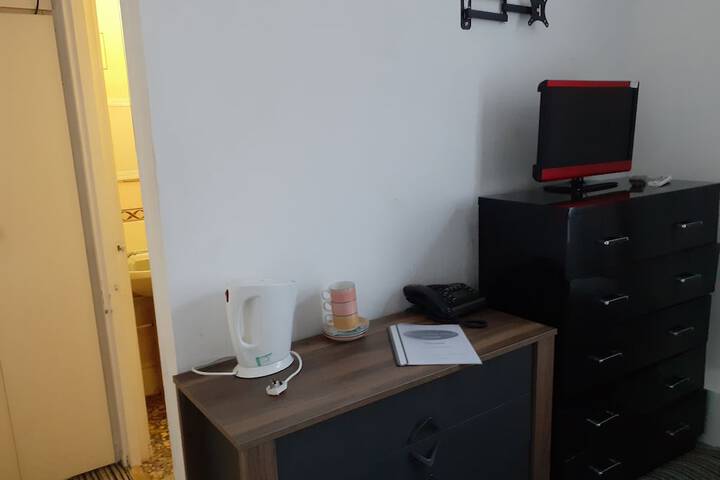Room 13 of 42