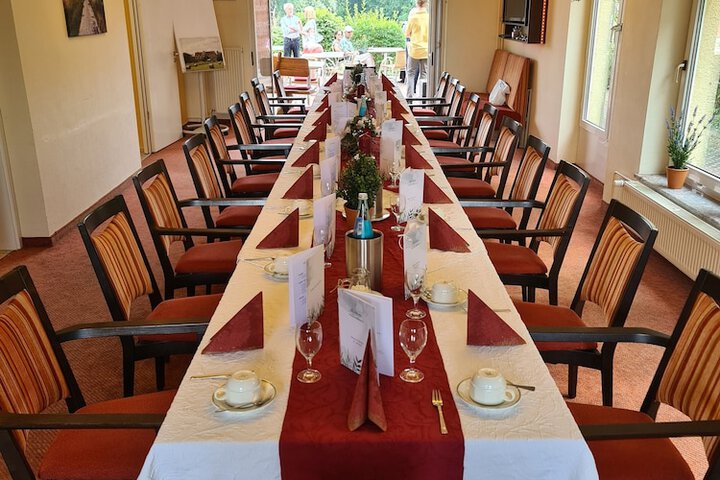 Dining 52 of 82