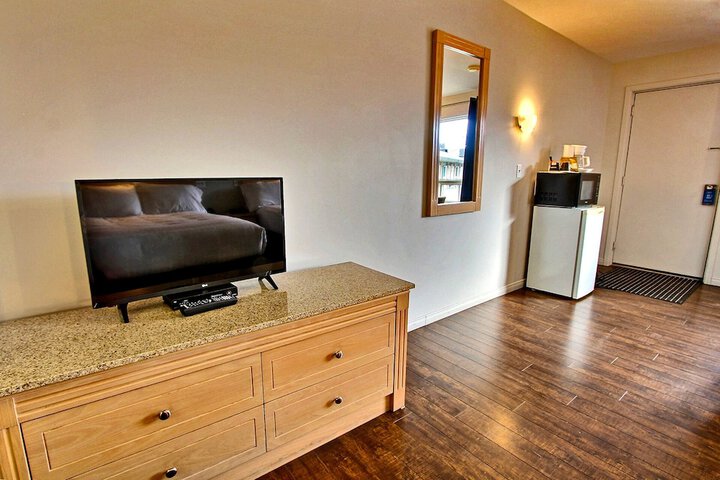 Room 6 of 36