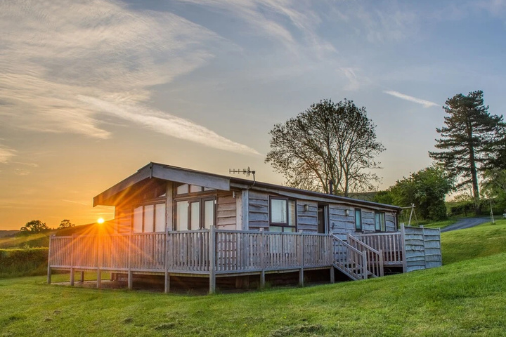 Moonrise Lodge - Swallow Lodge