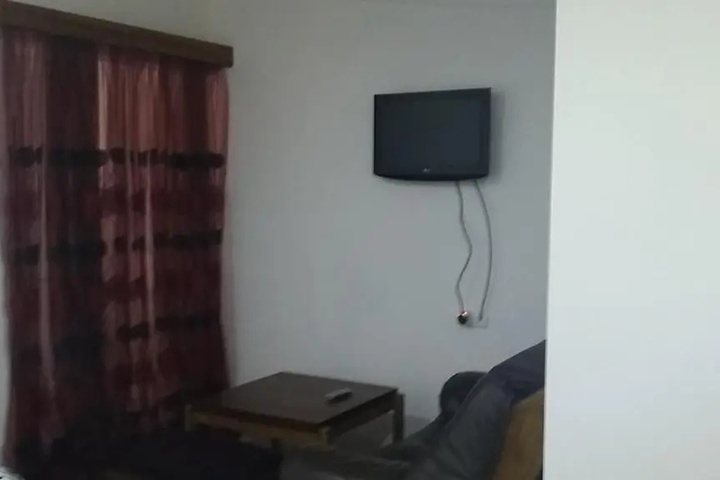 Room 11 of 11