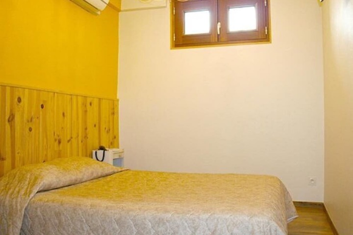 Room 11 of 49