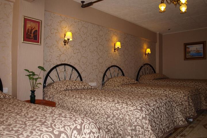 Room 12 of 52