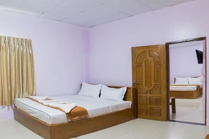 Room 8 of 24