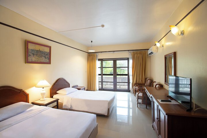 Room 9 of 51