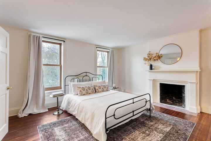 Room 5 of 28
