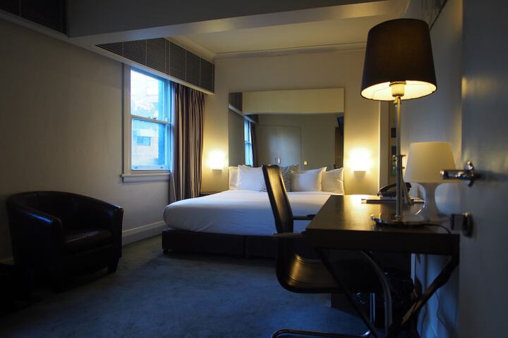 Room 13 of 42