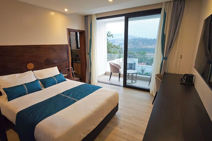 Room 25 of 106