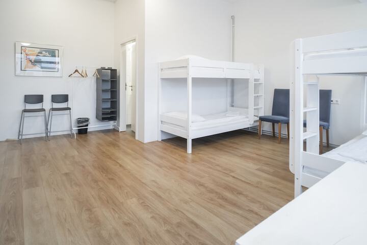 Room 9 of 23
