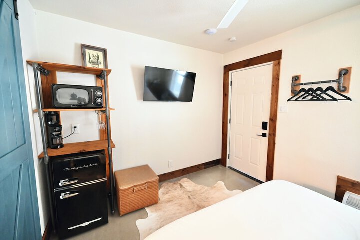 Room 8 of 64
