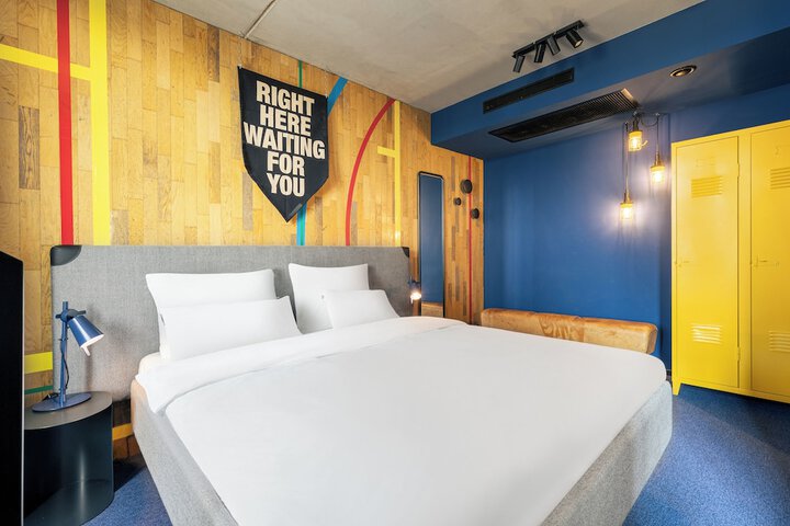 Room 38 of 146