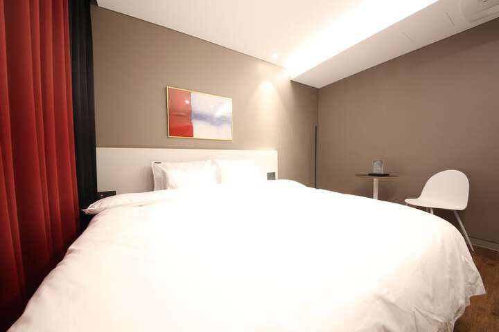 Room 14 of 117
