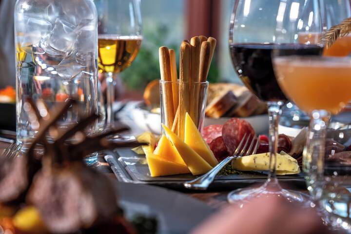 Dining 101 of 107