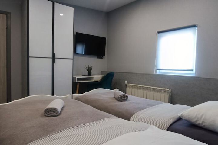 Room 9 of 25