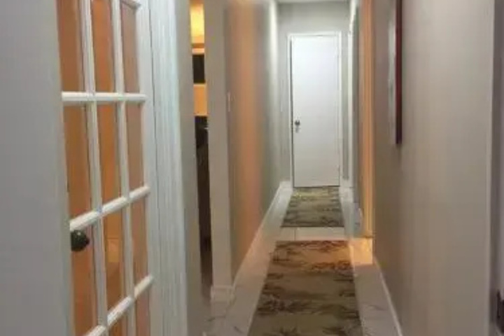 Room 12 of 28