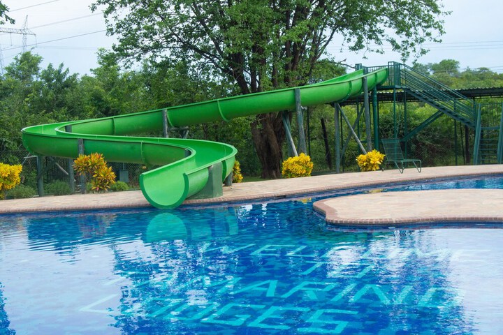 Pool 24 of 33