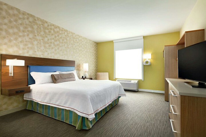 1 Double Hearing Accessible Studio Suite (3 of 9)