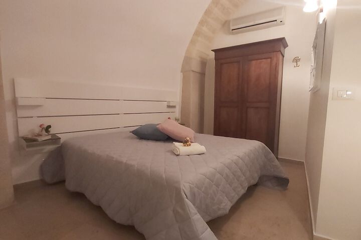 Room 4 of 48