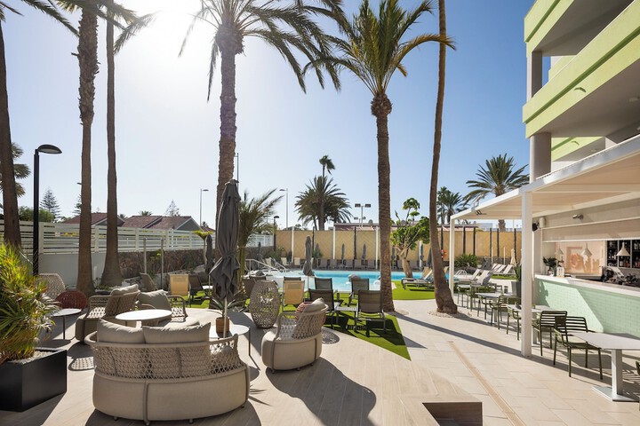 Hotel with Pool