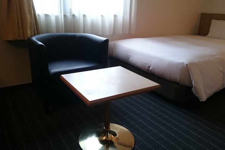 Room 12 of 51