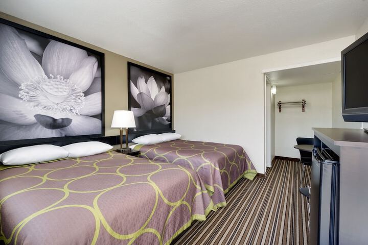 Standard Room, King or Two Doubles (1 of 7)