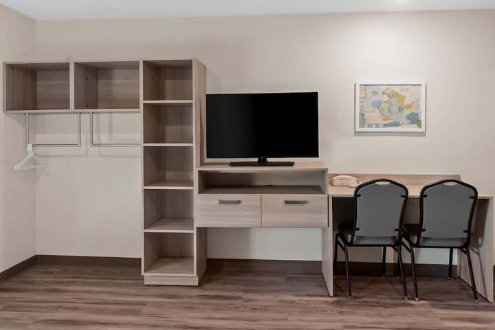 Room 26 of 38
