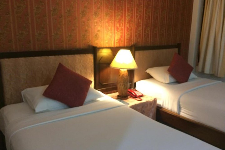 Room 16 of 50