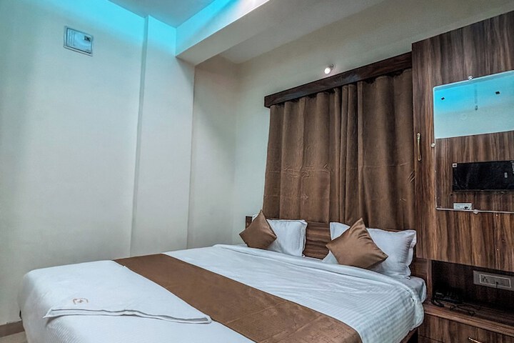 Room 4 of 14