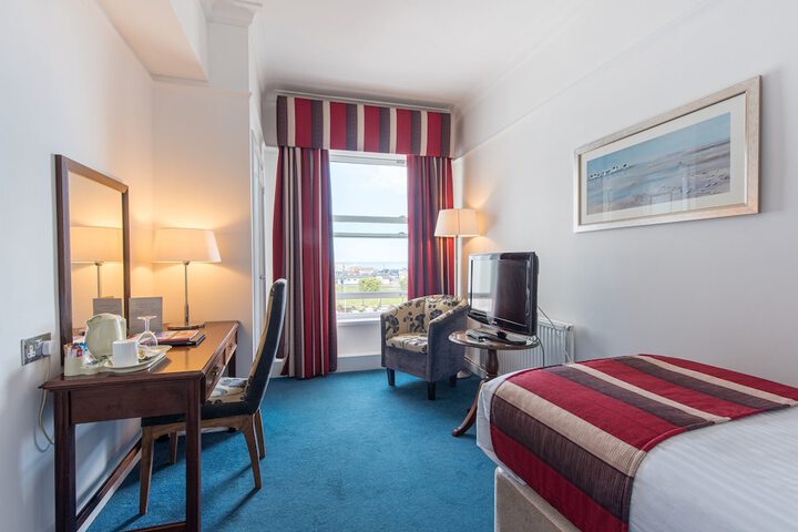 Room 32 of 71