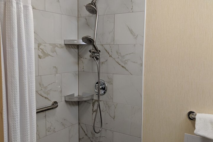 Room 12 of 30