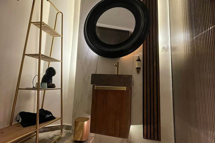 Room 45 of 86